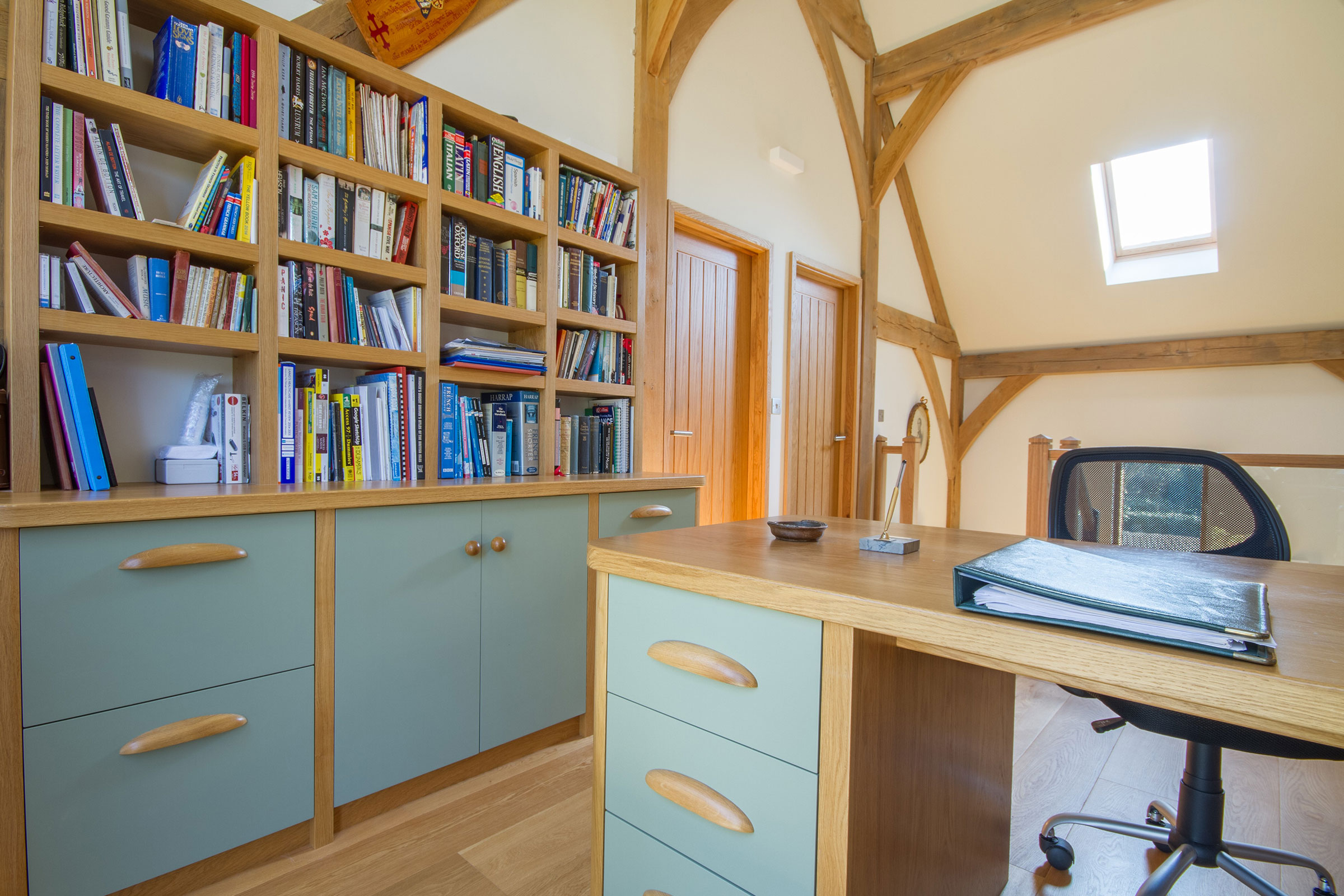 Home Office with bookshelves set to any size